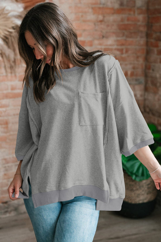 Camiseta dividida grande con cofre de bolsillo y costuras aparentes de gris claro