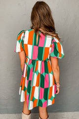 Robe courte verte à imprimé abstrait et manches bouffantes