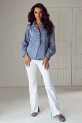 Chemise en jean boutonnée à manches longues et à volants Beau Blue-A WOMAN WE LOVE