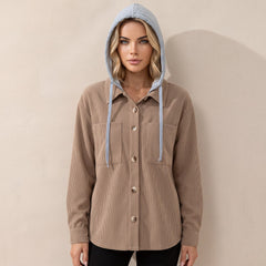 Veste beige en velours côtelé à capuche et poches