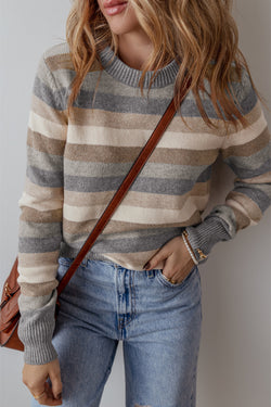 Round collar sweater with gray stripes *