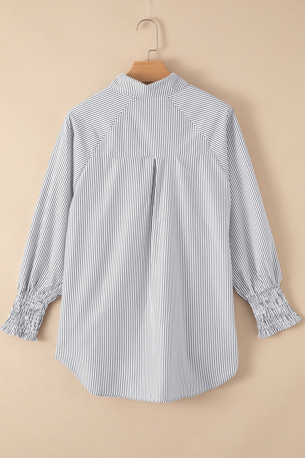 Chemise de petit ami à rayures à rayures à la poche