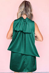 Evergreen - Mini-robe droite sans manches en satin avec nœud papillon-A WOMAN WE LOVE