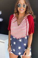 Hooded t-shirt with tightening printed stars and fiery red stripes