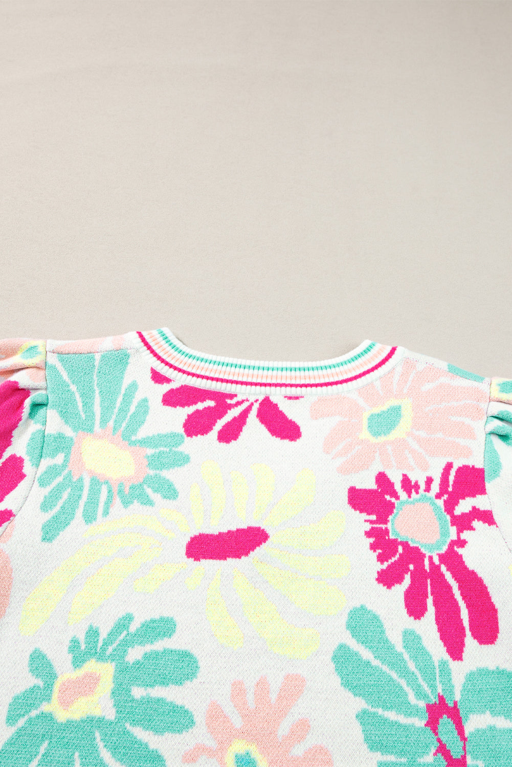 Multicolor sweater with short sleeves and V -collar with floral print