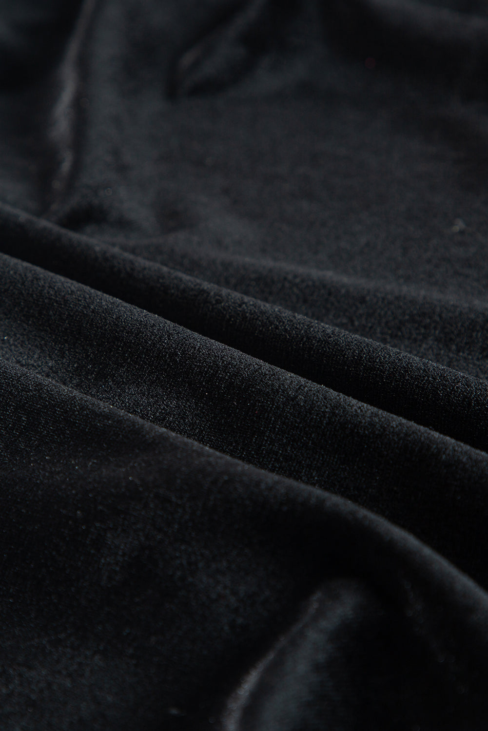 Mini-robe taille haute surplis en velours noir *