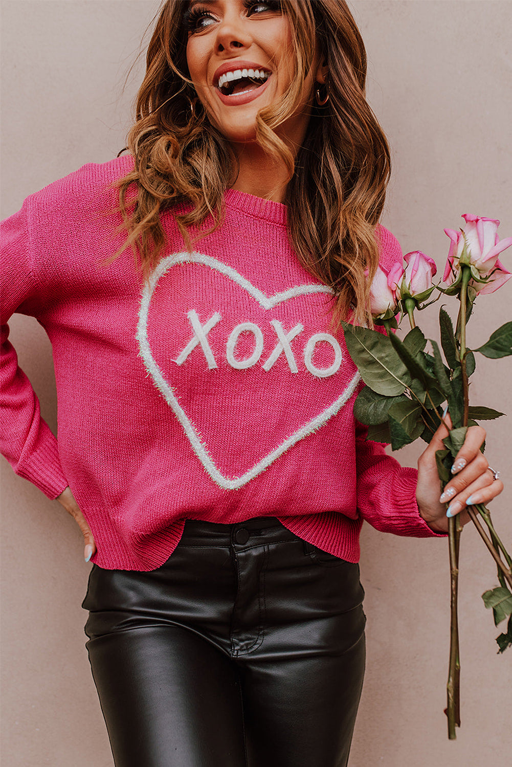 Corazón de rosa XOXO Patrón de caída Sweater de punto de punto de costilla