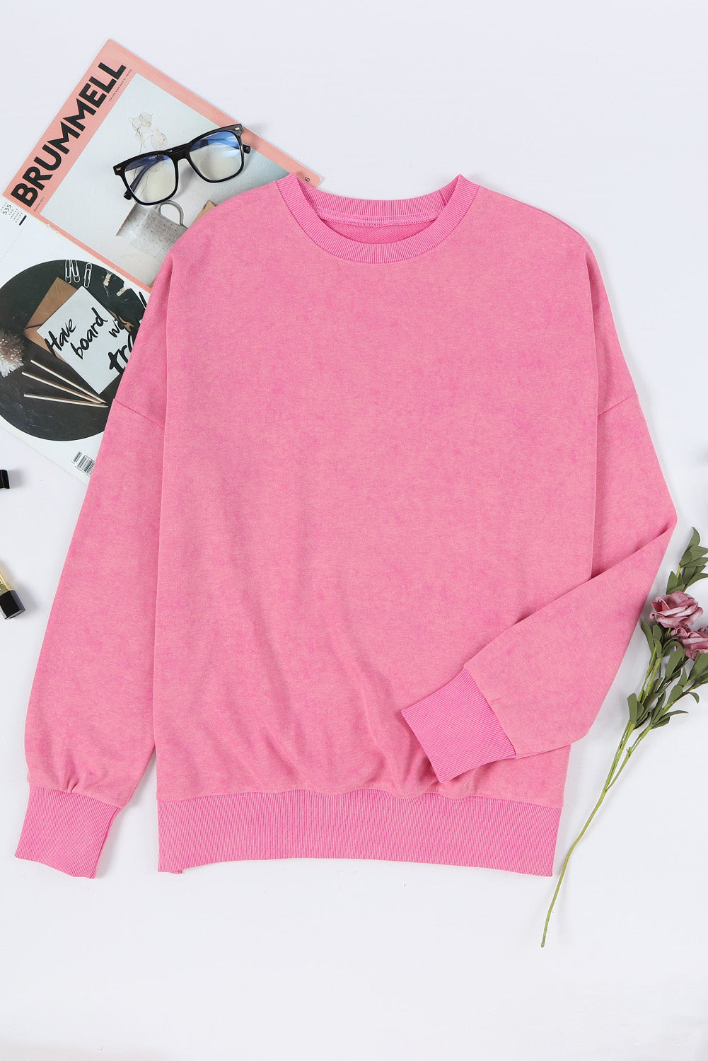 Sudadera rosa rosa con hombro caído y borde acanalado