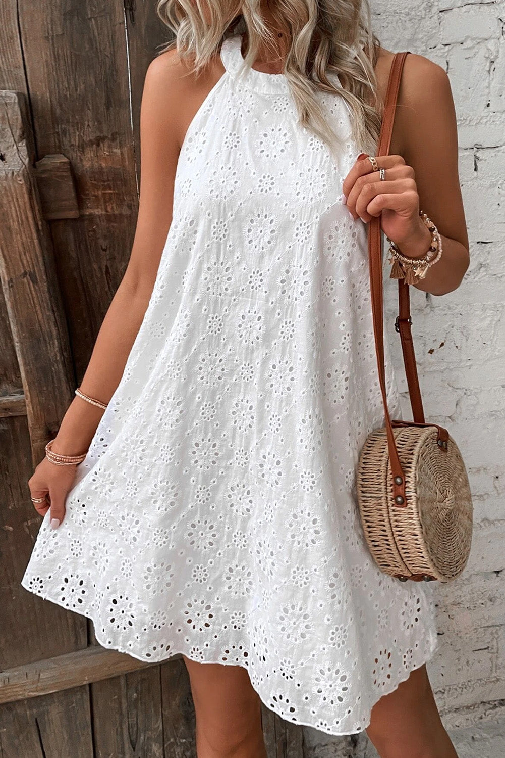 Sleeveless white dress *