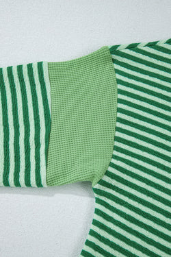 Ample wide patchwork with green stripes and V -neck