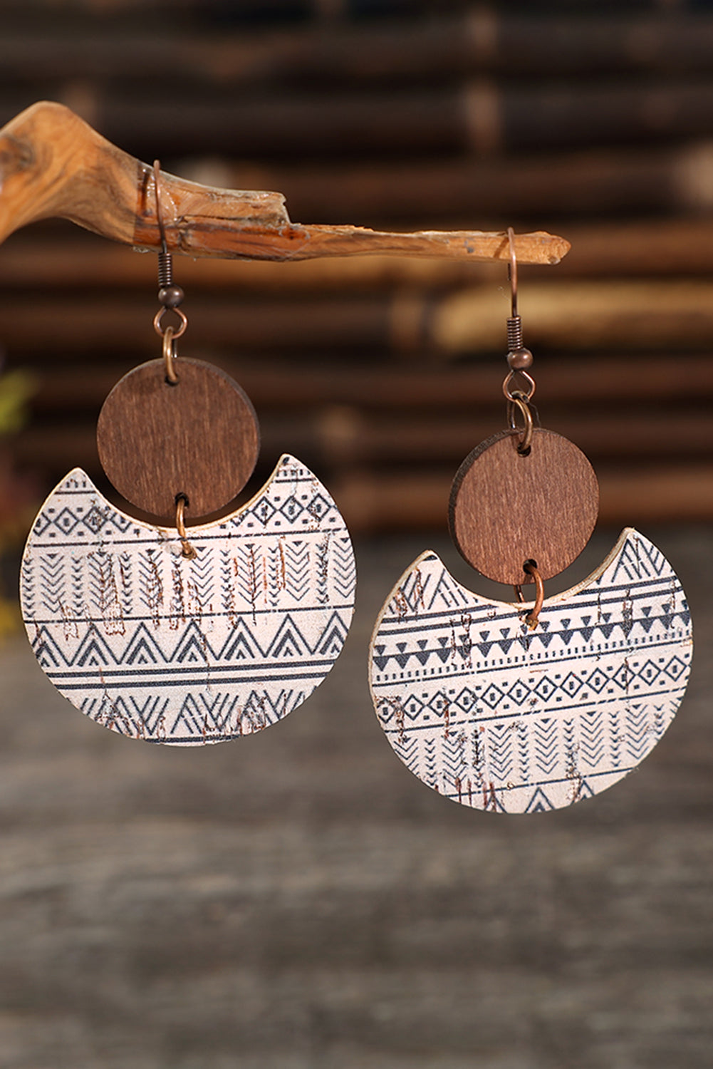 Boucles d'oreilles pendantes en bois à imprimé géométrique multicolore-A WOMAN WE LOVE