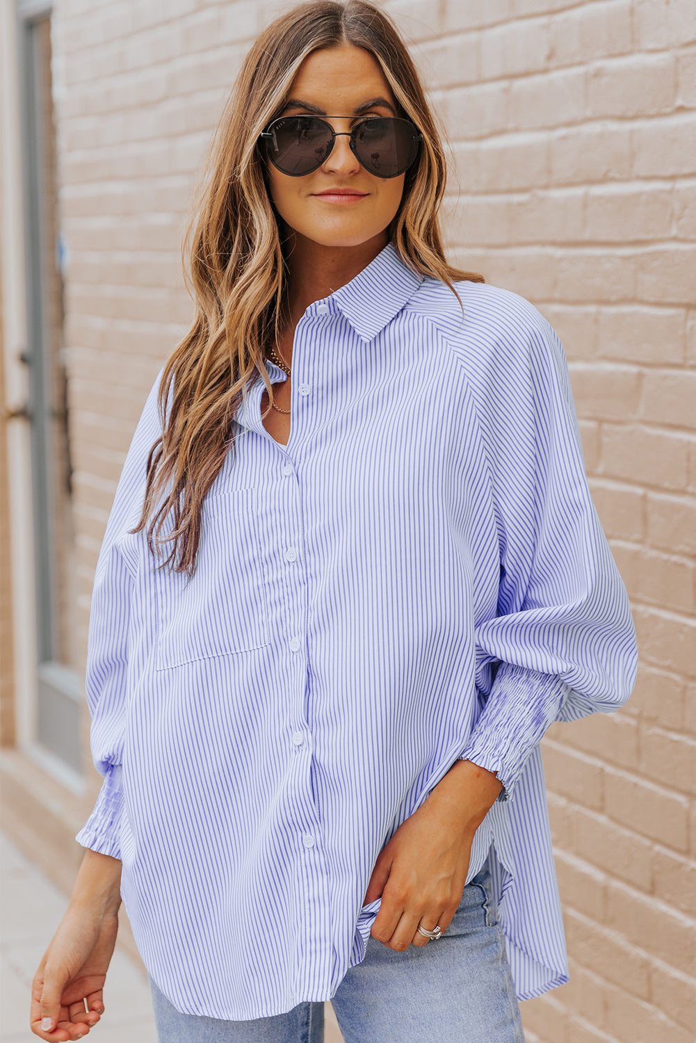 Sky Blue Smokled Cuffd Striped Boyfriend Shirt avec poche