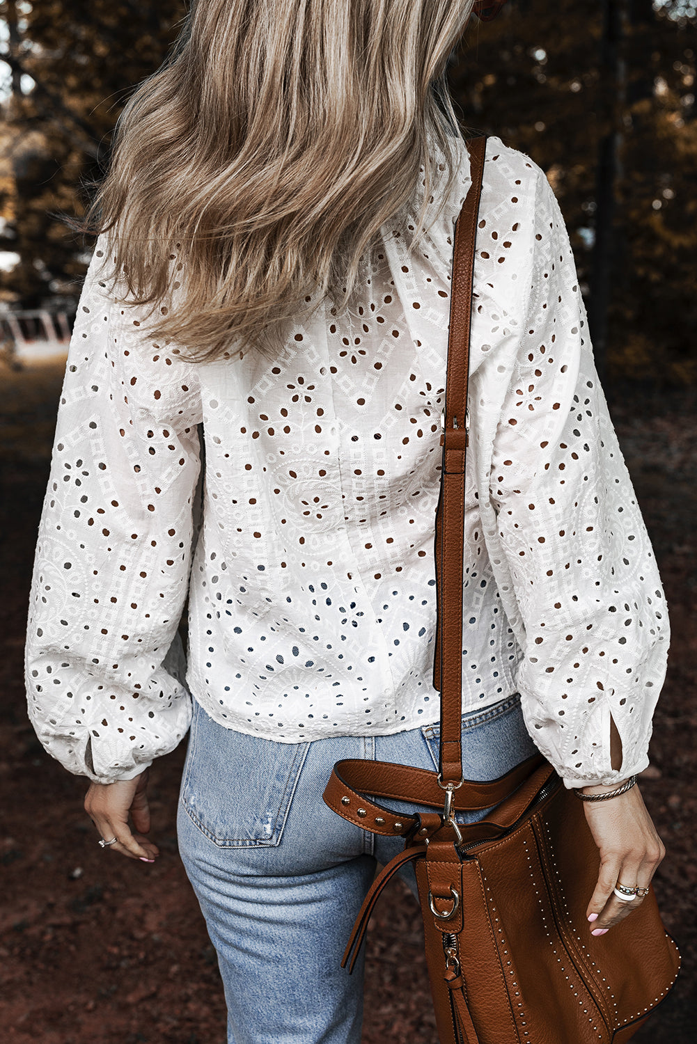 Blouse blanche à col en V et *-A WOMAN WE LOVE