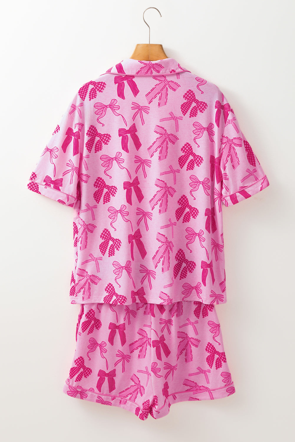 Ensemble pyjama rose avec chemise à manches mi-longues et short à imprimé nœud-A WOMAN WE LOVE