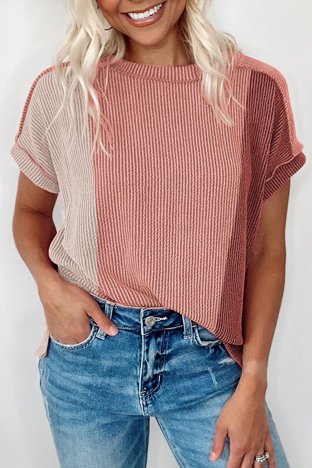 Camiseta con cuello de forma apretada *