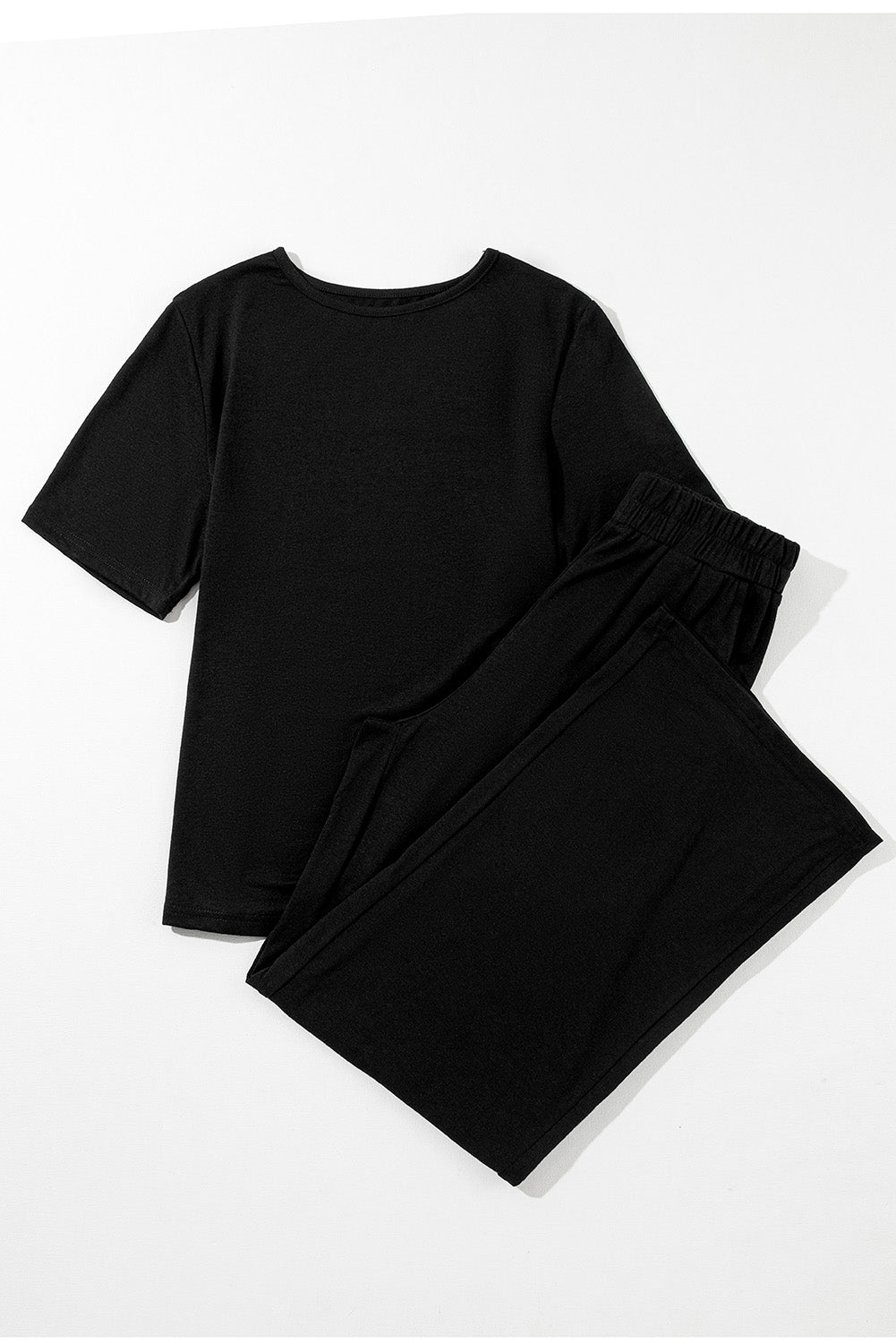 Ensemble 2 pièces t-shirt noir de couleur unie et pantalon à jambes larges