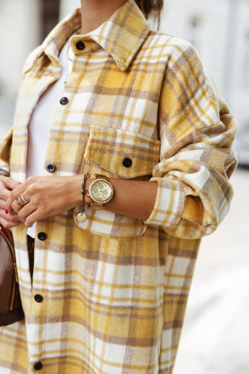 Veste jaune à manches longues avec poche à rabat et carreaux