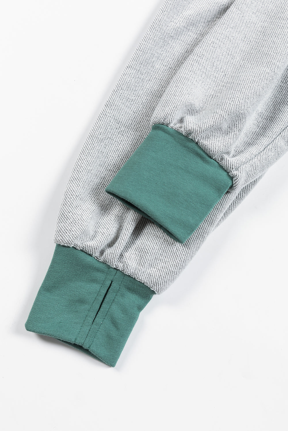 Green Laurel Green Sweet-Shirt and Contrasted edges with visible seams