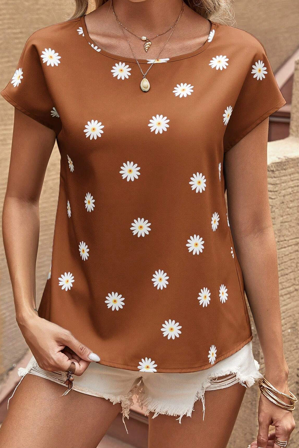 Chestnut Daisy Print Short Sleeve Top