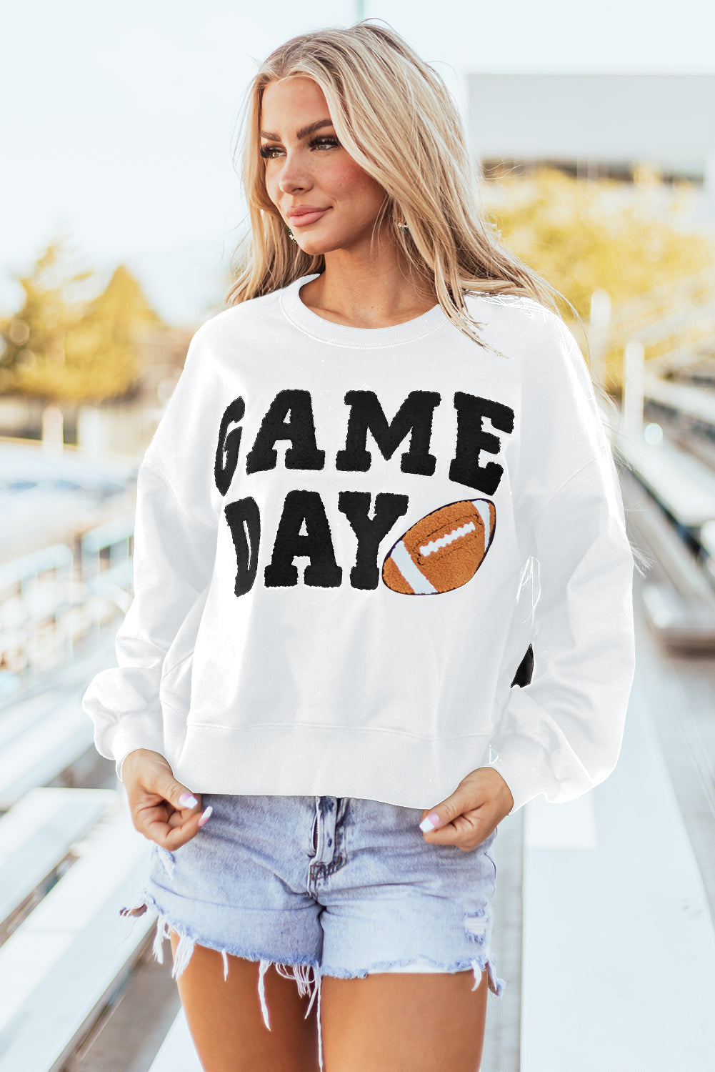 White Game Day Graphic Varsity Exterlever sudadera