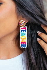 Boucles d'oreilles pendantes en perles de riz TEACHER blanches-A WOMAN WE LOVE