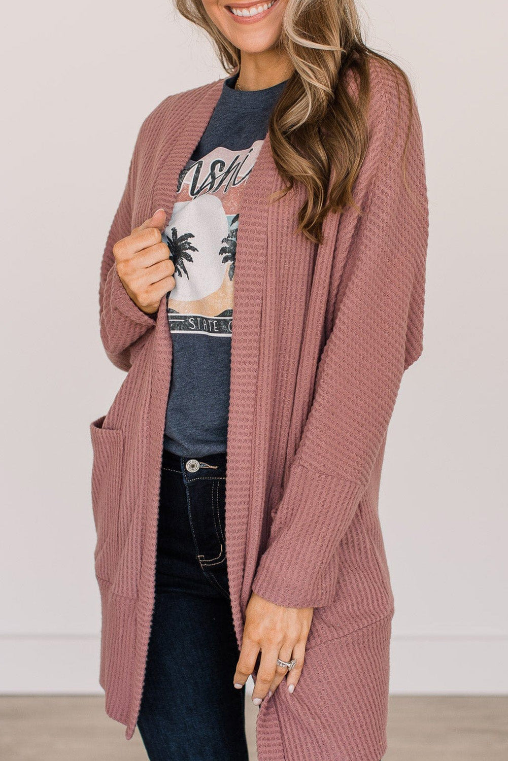 Cardigan en tricot gaufré de couleur unie rouge minéral avec poche-A WOMAN WE LOVE