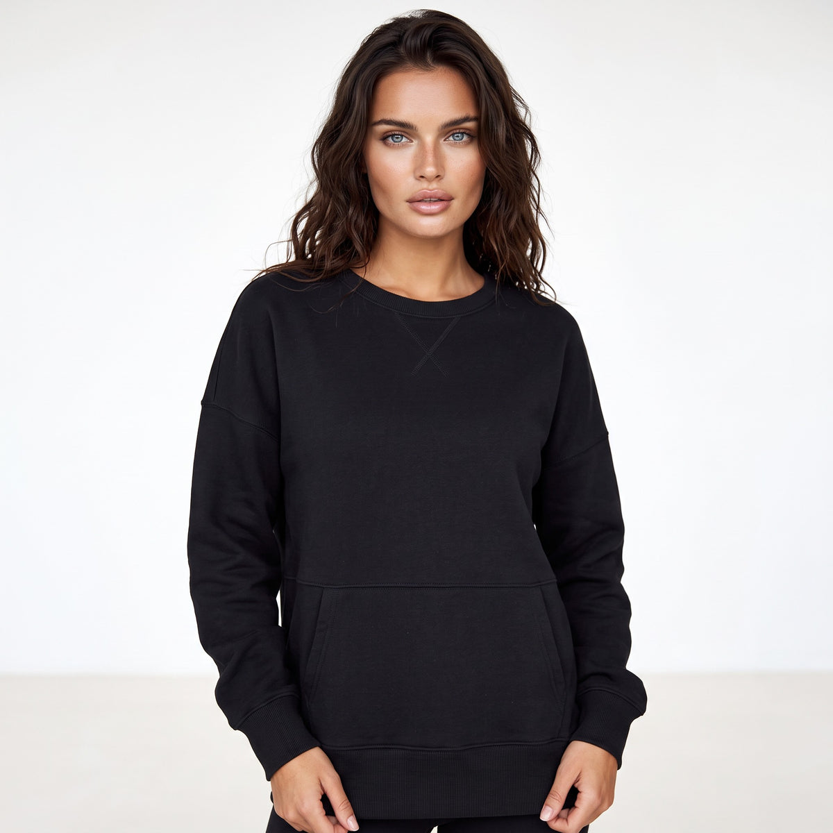 Black loose sweatshirt with pockets *