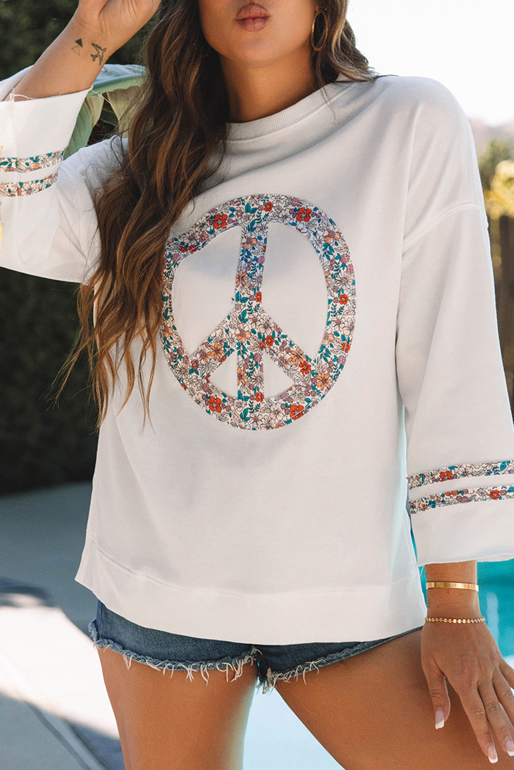 Jet Stream Floral Peace Signo Graphic Drop de manga ancha Top informal