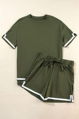 Ensemble t-shirt et short à bordure contrastée vert vignoble-A WOMAN WE LOVE