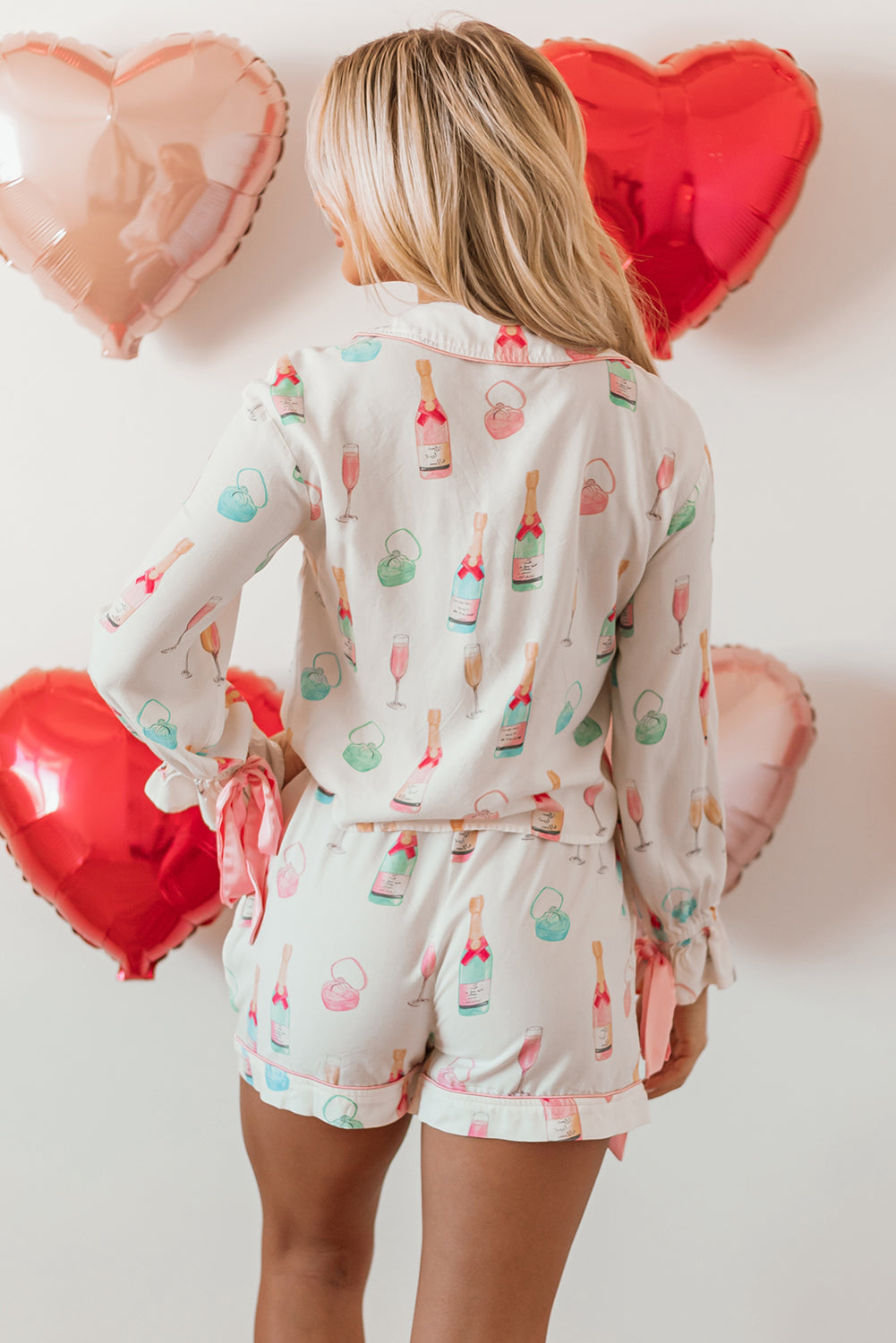 Ensemble pyjama deux pièces blanc à imprimé verre à vin et nœud papillon de Noël-A WOMAN WE LOVE