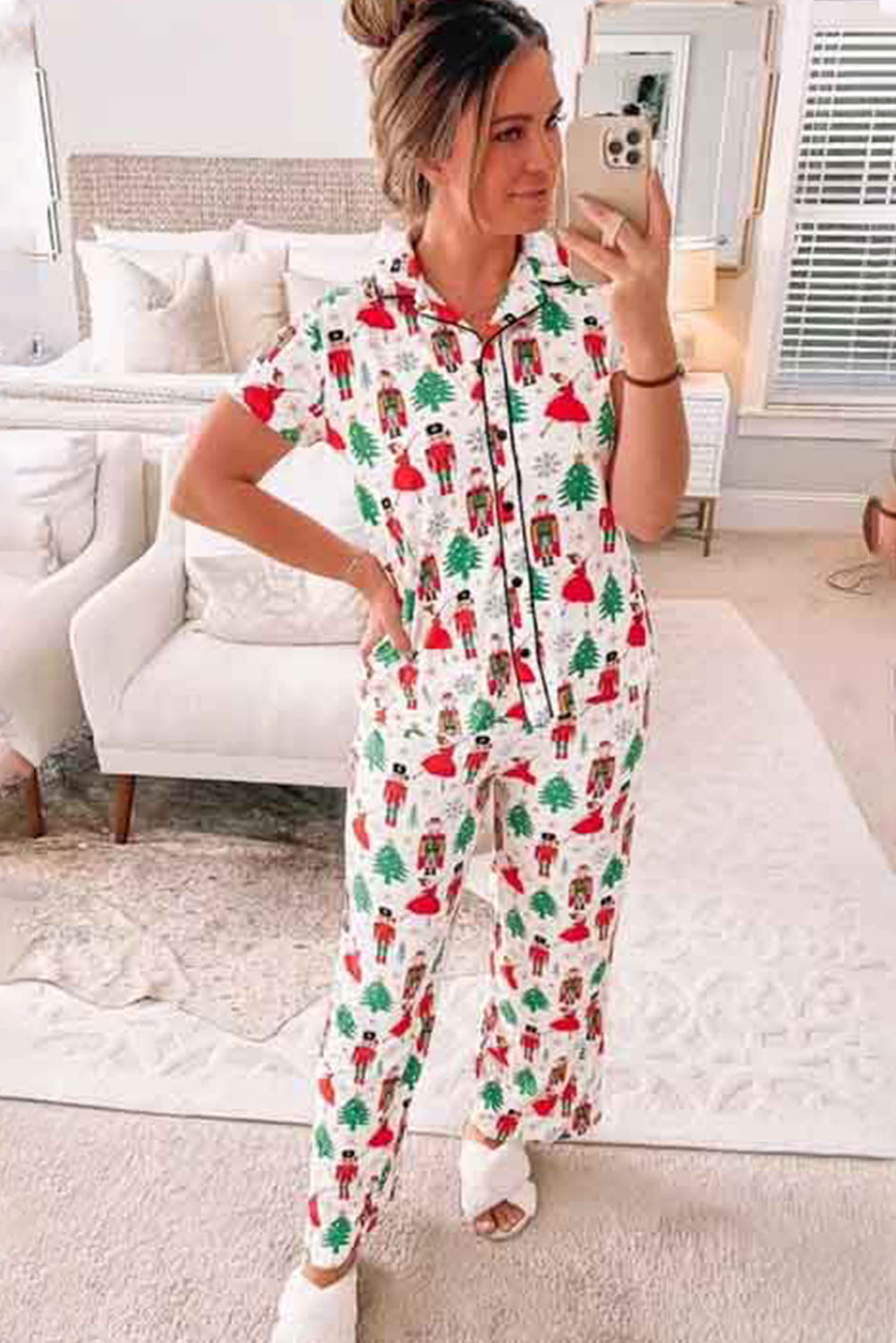 Night clothing two rooms buttoned with white printed Christmas