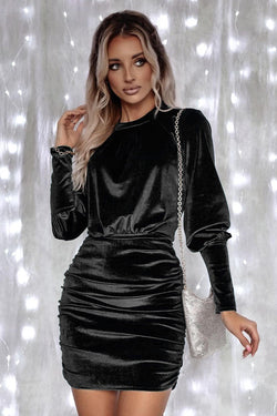 Goward -fried black velvet dress with puffy sleeves