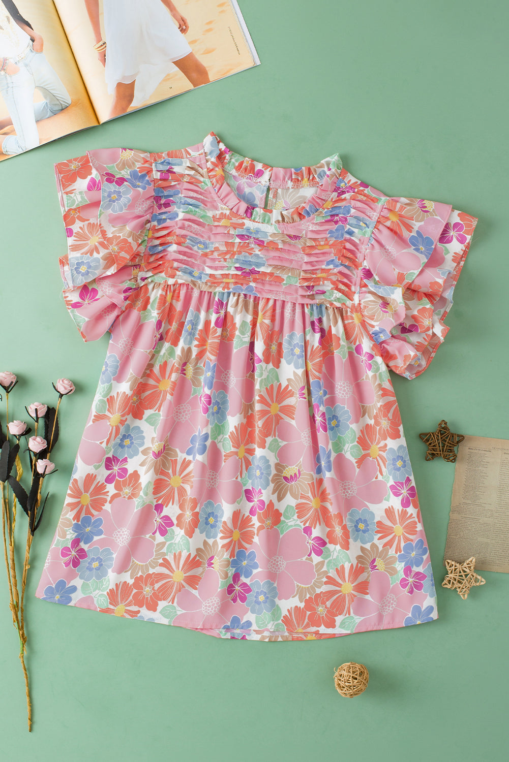 Blouse plissée à manches flottantes et à volants à fleurs rose-A WOMAN WE LOVE
