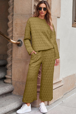 Tenue pull et pantalon matelassés unis vert sauge