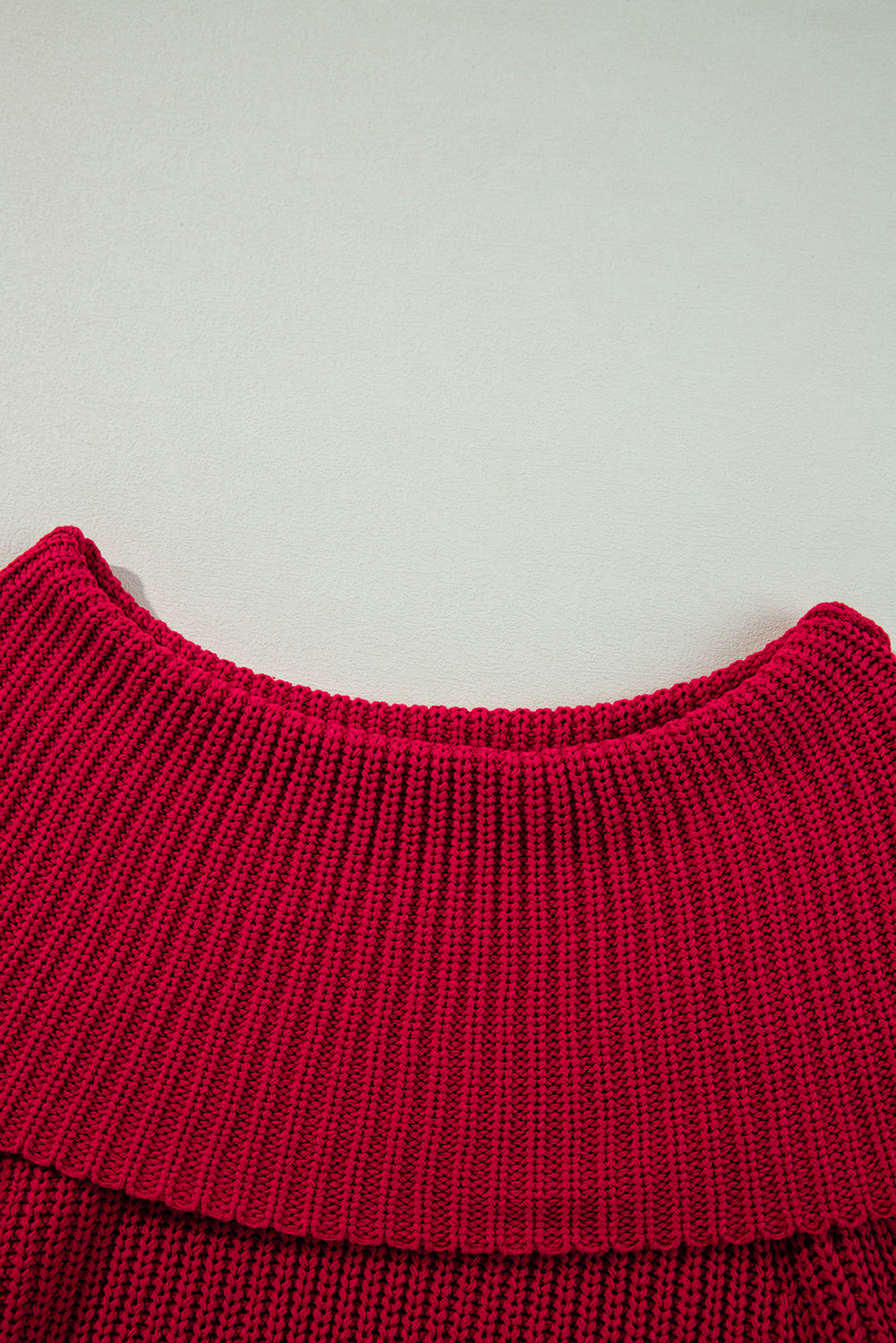 Pull en tricot à épaules dénudées rouge Racing