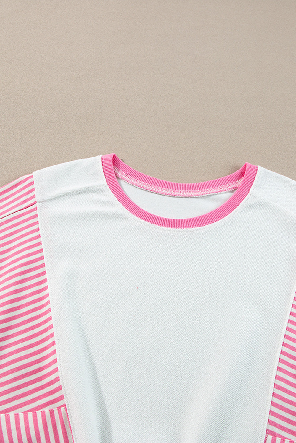 Camiseta dulce con lotes de rosa rosa