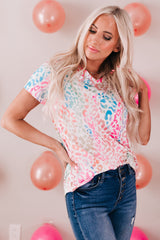 Short -sleeved top and colored leopard v collar