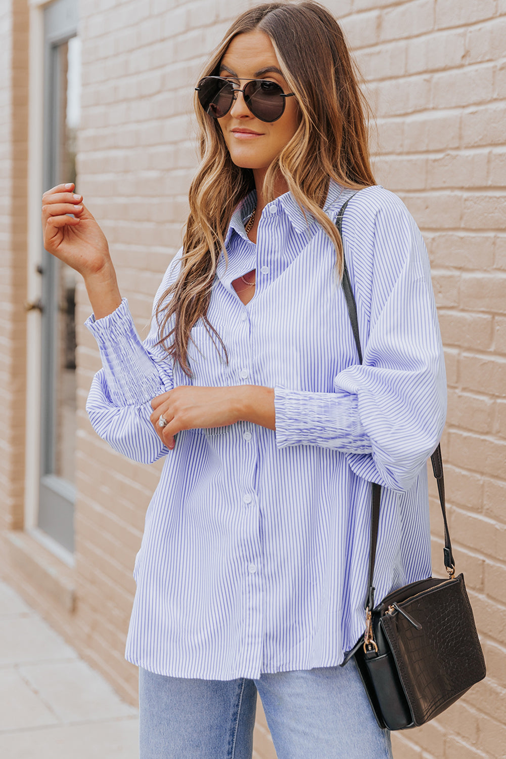 Sky Blue Smokled Cuffd Striped Boyfriend Shirt avec poche