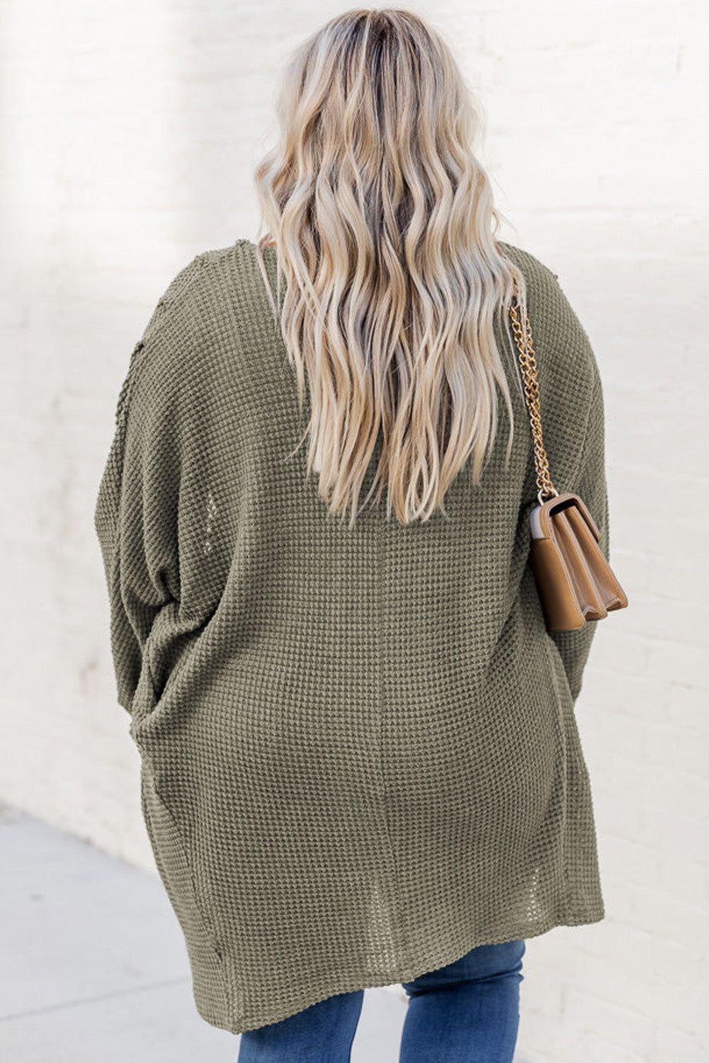 Cardigan grande taille en tricot gaufré à épaules tombantes ouvert sur le devant avec poches