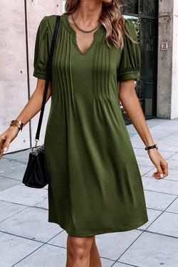 Plurged right t-shirt dress with notched collar and fern green puffing sleeves