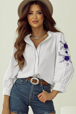 Camisa blanca con pulsera manga bordada con flores *