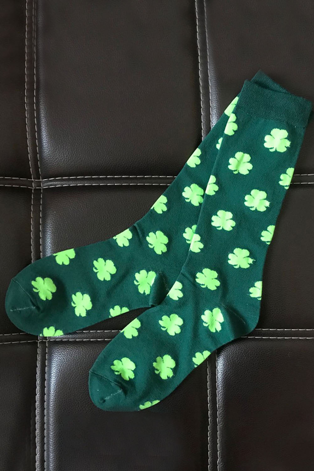 Chaussettes tube vert foncé à imprimé trèfle de St Patricks-A WOMAN WE LOVE