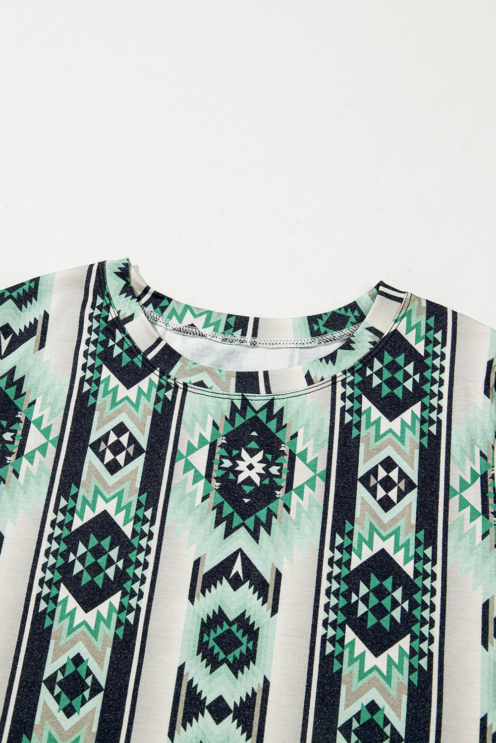 Green Retro Aztec Print Plus Size T-Shirt