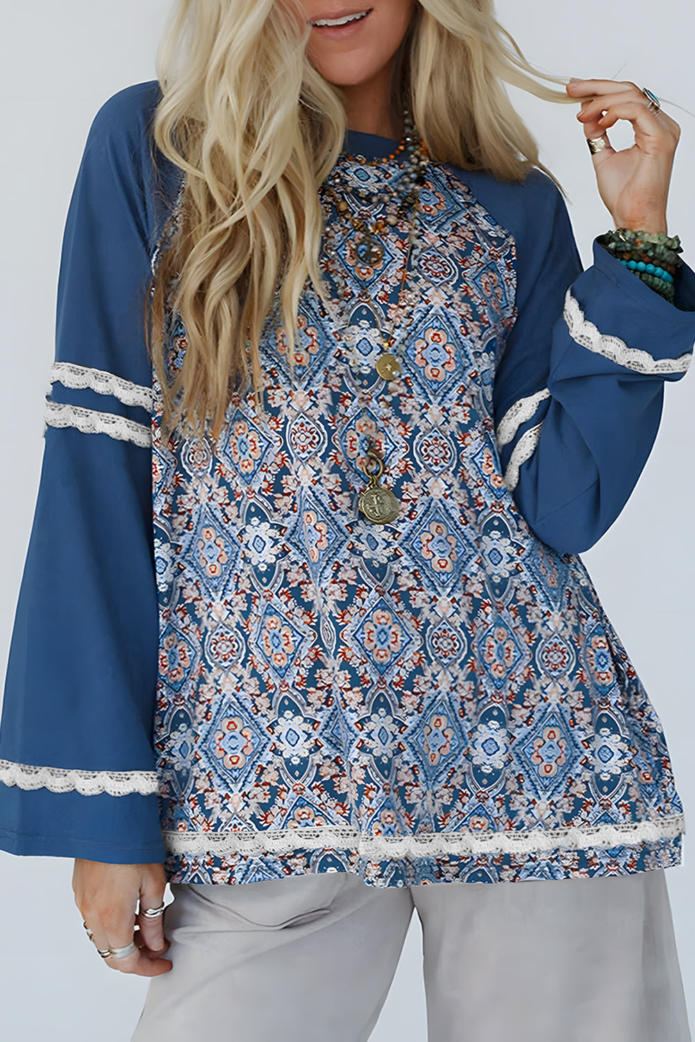 Top with long sleeves blue raglan in geometric printed lace patchwork ric rac
