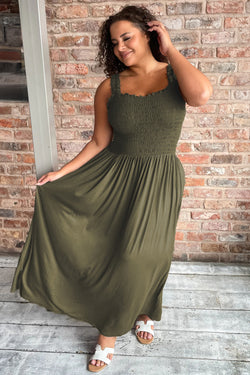 Long Green Green Dress with Gathered Gathered Bust, Large Size