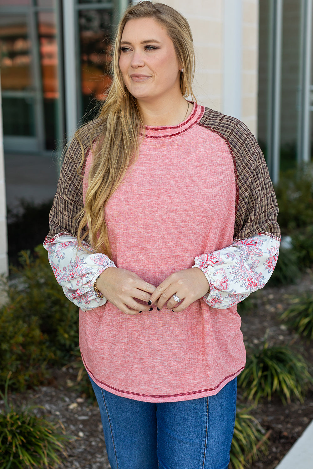 Haut grande taille rose à manches raglan patchwork carreaux et paisley