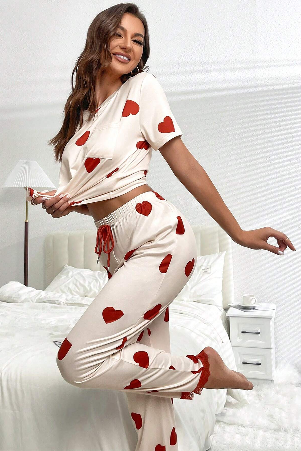 Weiße Valentines Herzdruck Spitze Saum Tee Hosen Pyjama Set