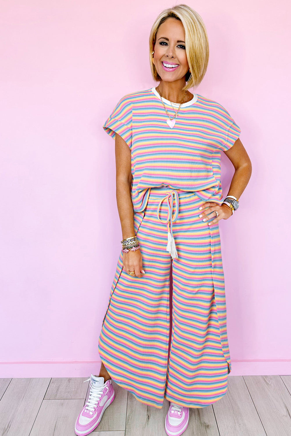 Stripe rayo arcoiris tee camada con borde de pantalones de pierna ancha set