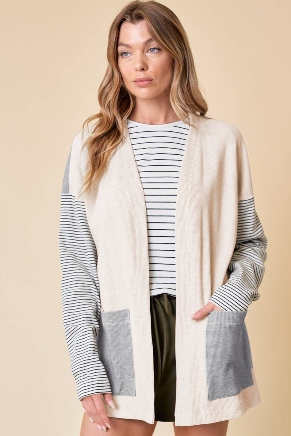 Cardigan ouvert sur le devant en patchwork à rayures noires avec poche-A WOMAN WE LOVE