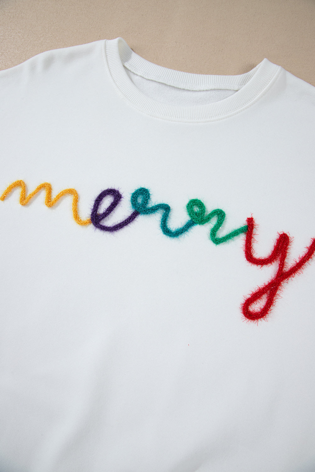 White Merry Graphic Excelente SweShirt